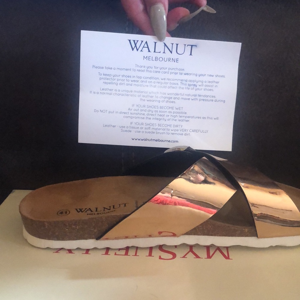 NWT - walnut Melbourne - gold scuff with buckle - Picture 7 of 7